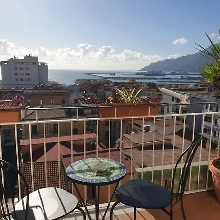 Oasi Al Centro Con Parcheggio Salerno