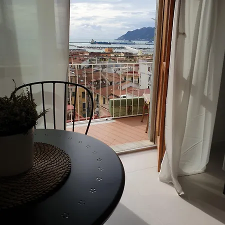 Oasi Al Centro Con Parcheggio Salerno